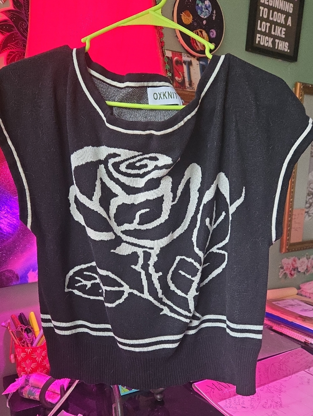 NWOT - OXKNIT Black & White Rose COLD SHOULDER Knit Crop Top
